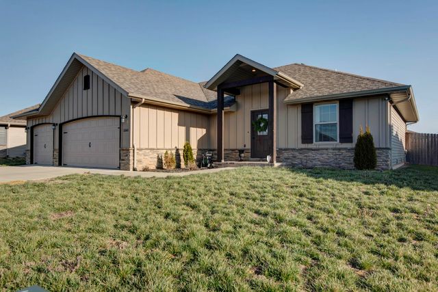 5565 W Pine Street, Springfield, MO 65802