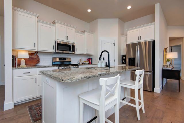 5565 W Pine Street, Springfield, MO 65802