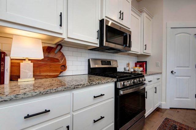 5565 W Pine Street, Springfield, MO 65802