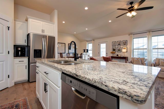 5565 W Pine Street, Springfield, MO 65802