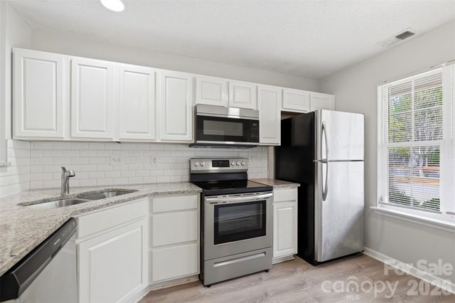 6856 Cypress Tree Lane, Charlotte, NC 28215