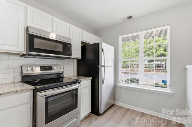 6856 Cypress Tree Lane, Charlotte, NC 28215