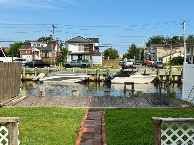 39 West Boulevard, East Rockaway, NY 11518