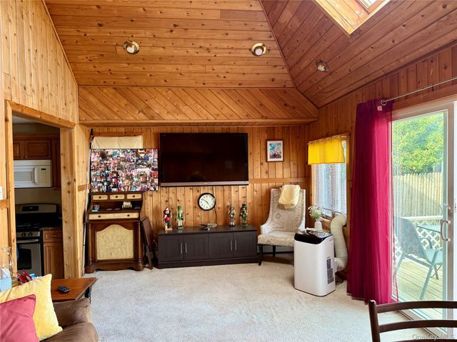 39 West Boulevard, East Rockaway, NY 11518