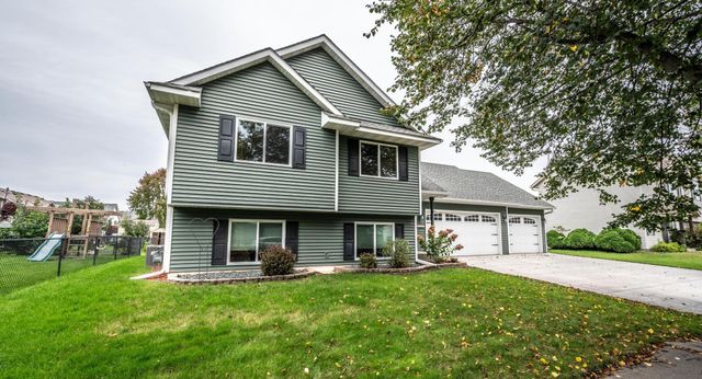 1107 Walnut Street, Farmington, MN 55024