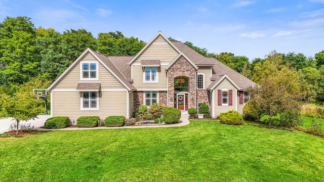 S38W27056 Cider Hills DRIVE, Waukesha, WI 53189