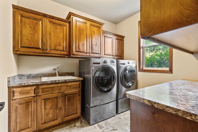 S38W27056 Cider Hills DRIVE, Waukesha, WI 53189