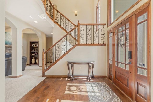 S38W27056 Cider Hills DRIVE, Waukesha, WI 53189