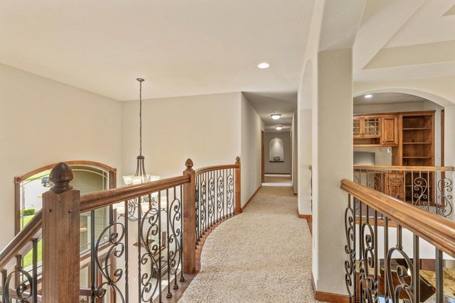 S38W27056 Cider Hills DRIVE, Waukesha, WI 53189