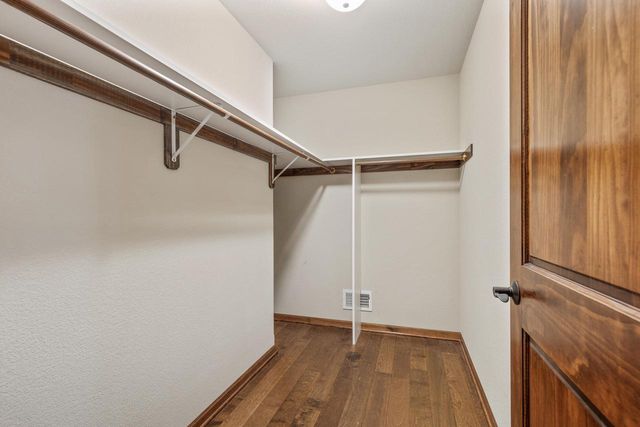 S38W27056 Cider Hills DRIVE, Waukesha, WI 53189