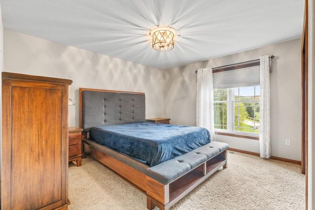 S38W27056 Cider Hills DRIVE, Waukesha, WI 53189