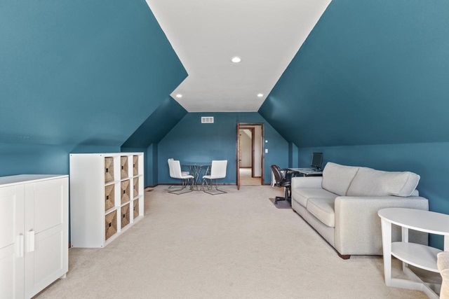 S38W27056 Cider Hills DRIVE, Waukesha, WI 53189