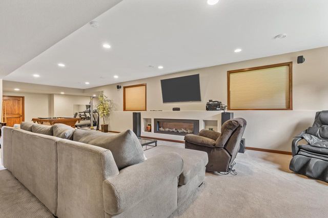 S38W27056 Cider Hills DRIVE, Waukesha, WI 53189