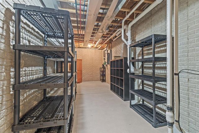 S38W27056 Cider Hills DRIVE, Waukesha, WI 53189