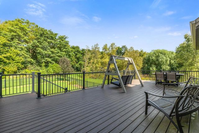 S38W27056 Cider Hills DRIVE, Waukesha, WI 53189