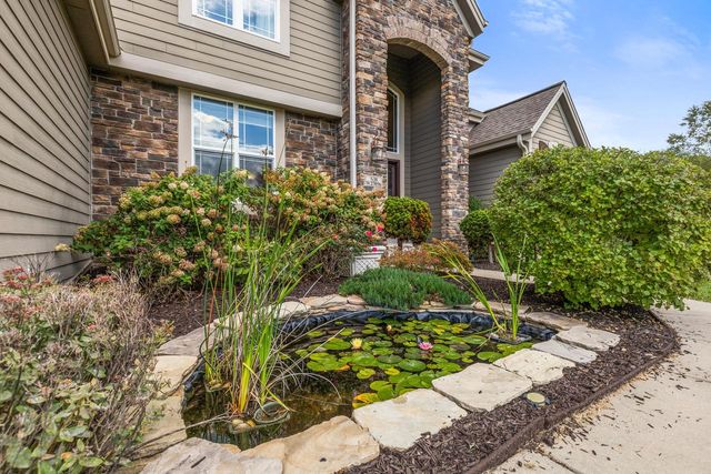 S38W27056 Cider Hills DRIVE, Waukesha, WI 53189
