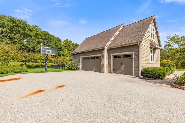 S38W27056 Cider Hills DRIVE, Waukesha, WI 53189