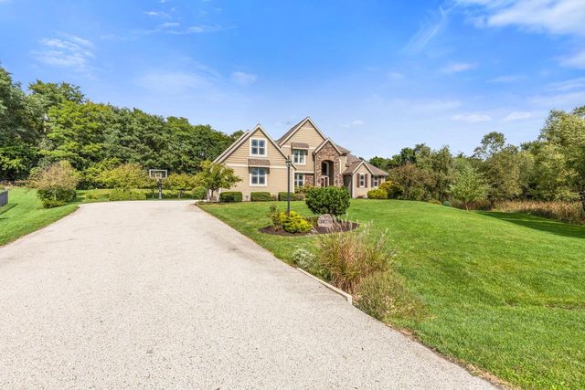 S38W27056 Cider Hills DRIVE, Waukesha, WI 53189