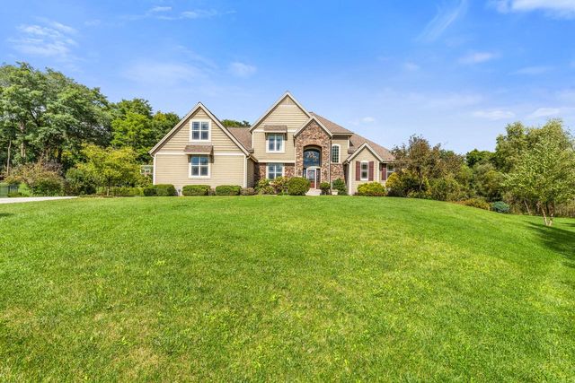 S38W27056 Cider Hills DRIVE, Waukesha, WI 53189