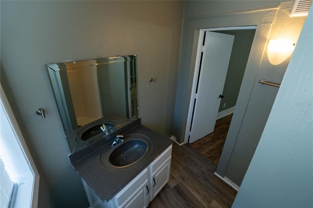 8122 N MARKS STREET, Tampa, FL 33604