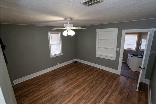 8122 N MARKS STREET, Tampa, FL 33604