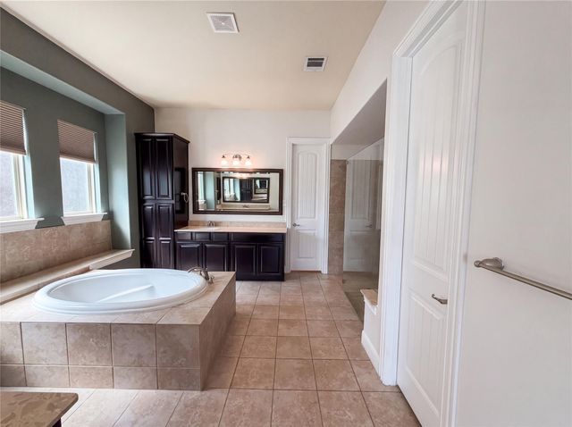 122 Bluehaw DR, Georgetown, TX 78628
