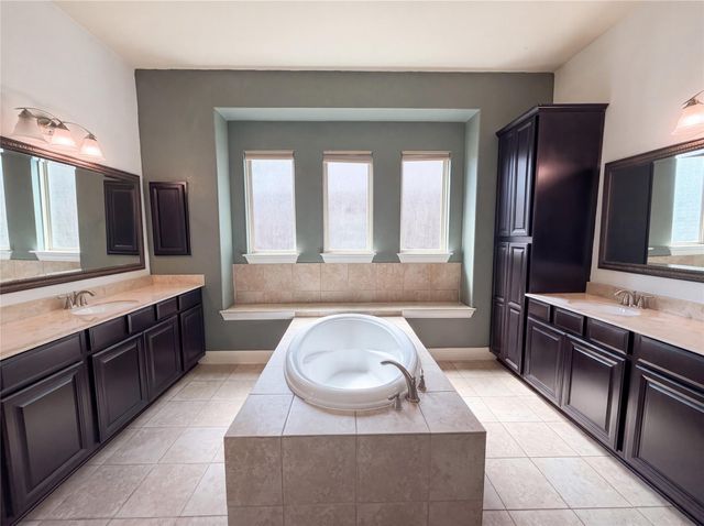 122 Bluehaw DR, Georgetown, TX 78628