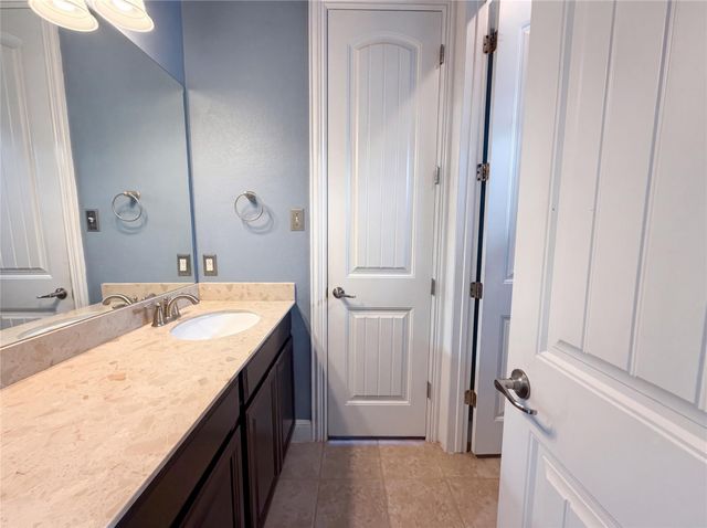 122 Bluehaw DR, Georgetown, TX 78628