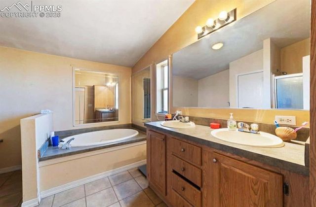 2311 Canyon River Court, Pueblo, CO 81003