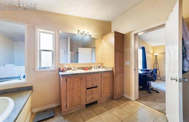 2311 Canyon River Court, Pueblo, CO 81003