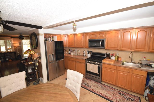 126 S STRATFORD RD, Glenolden, PA 19036