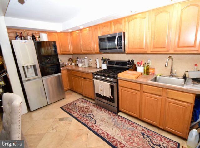 126 S STRATFORD RD, Glenolden, PA 19036