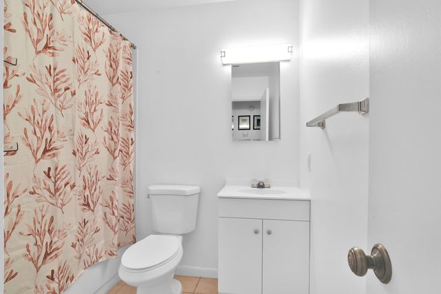 5048 Silver Maple Lane, Boynton Beach, FL 33472