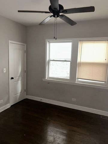 7221 S Bennett Avenue, Chicago, IL 60649
