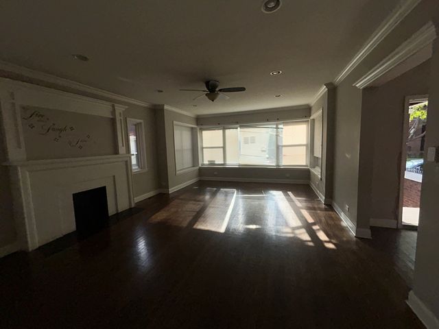 7221 S Bennett Avenue, Chicago, IL 60649