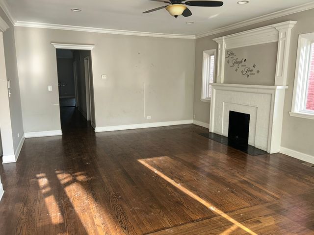 7221 S Bennett Avenue, Chicago, IL 60649