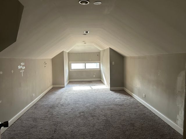7221 S Bennett Avenue, Chicago, IL 60649
