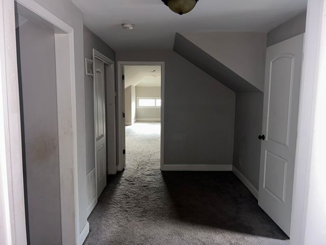 7221 S Bennett Avenue, Chicago, IL 60649