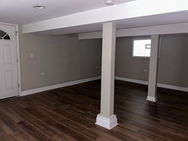 7221 S Bennett Avenue, Chicago, IL 60649
