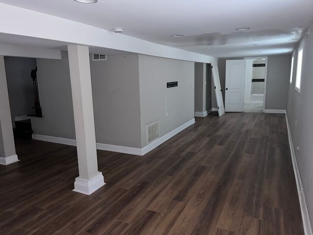 7221 S Bennett Avenue, Chicago, IL 60649