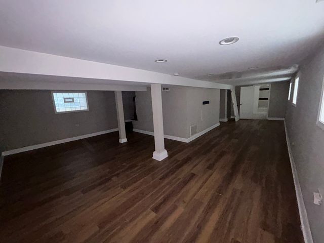 7221 S Bennett Avenue, Chicago, IL 60649