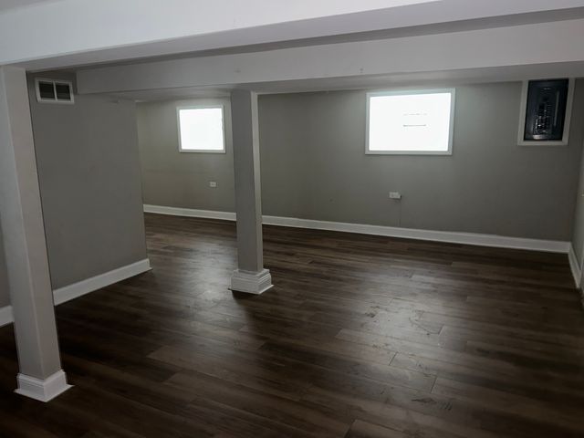 7221 S Bennett Avenue, Chicago, IL 60649