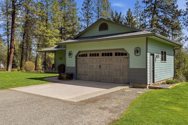3216 E Rocky Ridge Ave, Chattaroy, WA 99003