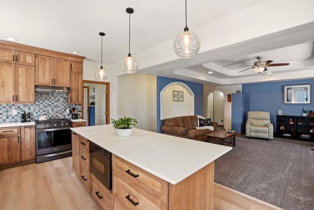 3216 E Rocky Ridge Ave, Chattaroy, WA 99003