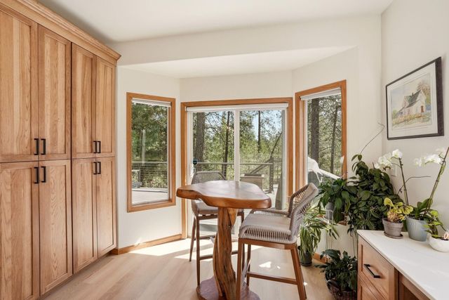 3216 E Rocky Ridge Ave, Chattaroy, WA 99003