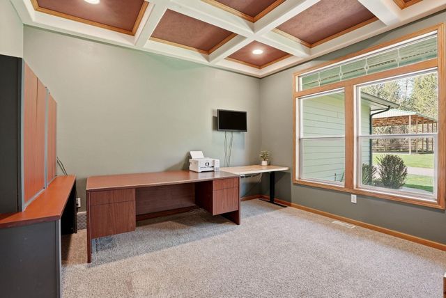 3216 E Rocky Ridge Ave, Chattaroy, WA 99003