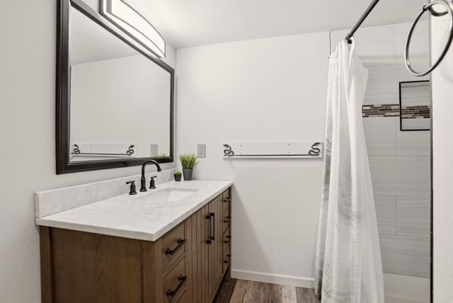 3216 E Rocky Ridge Ave, Chattaroy, WA 99003