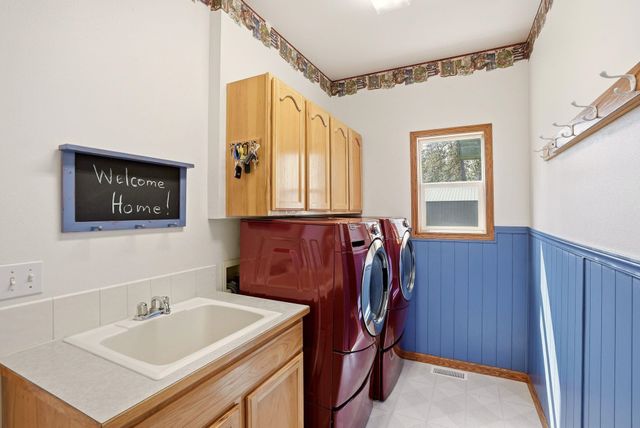 3216 E Rocky Ridge Ave, Chattaroy, WA 99003