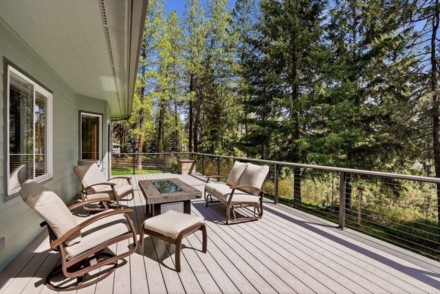 3216 E Rocky Ridge Ave, Chattaroy, WA 99003