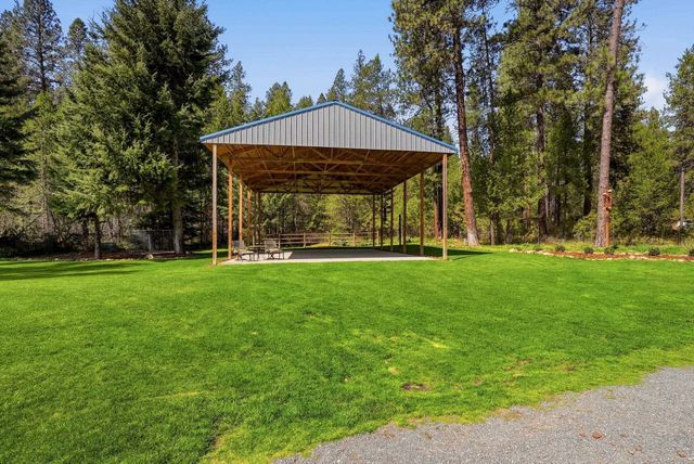 3216 E Rocky Ridge Ave, Chattaroy, WA 99003